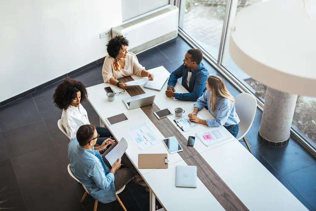 Feedback dei clienti per le startup italiane: costruisci un ciclo continuo che alimenta le vendite e il prodotto