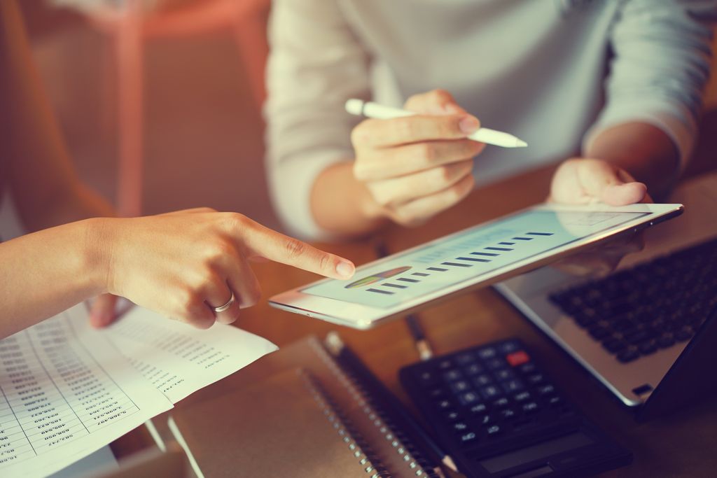 11 Strumenti Essenziali per le Vendite che Ogni Rappresentante Dovrebbe Usare