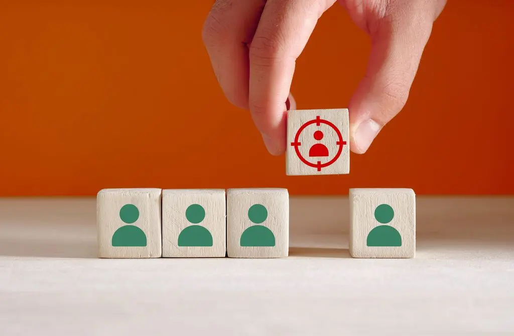 10 Benefici Trasformativi delle Piattaforme HRMS Collaborative per le Risorse Umane Moderne