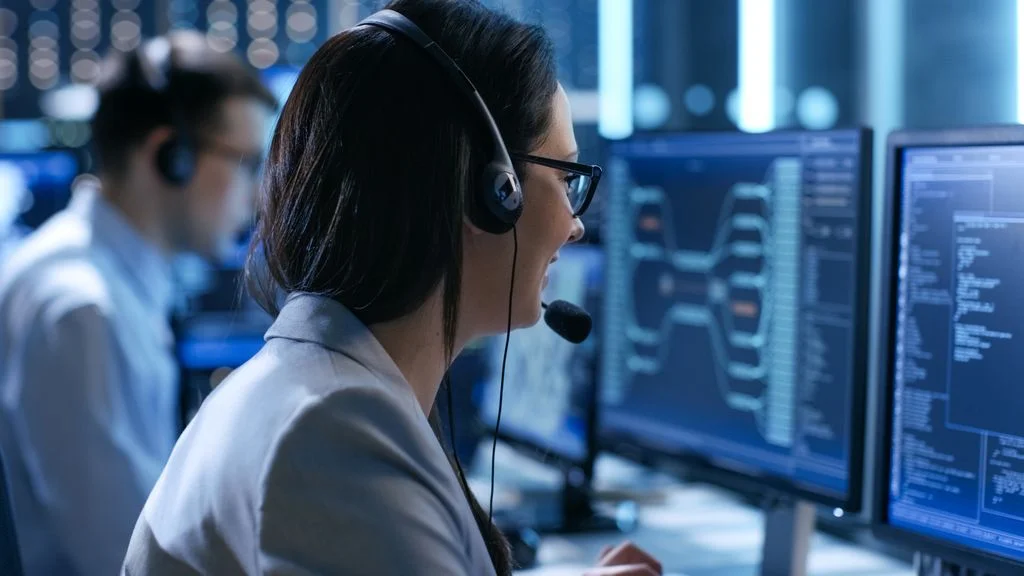 Strumenti essenziali per i team di supporto tecnico per aumentare efficienza e soddisfazione del cliente Strumenti essenziali per i team di supporto tecnico per aumentare efficienza e soddisfazione del cliente