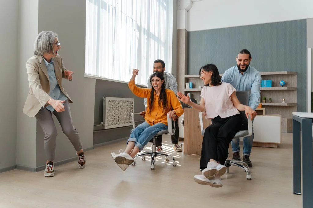 La Collaborazione Multigenerazionale: Strategie per Lavorare Efficacemente con Team di Diverse Età La Collaborazione Multigenerazionale: Strategie per Lavorare Efficacemente con Team di Diverse Età