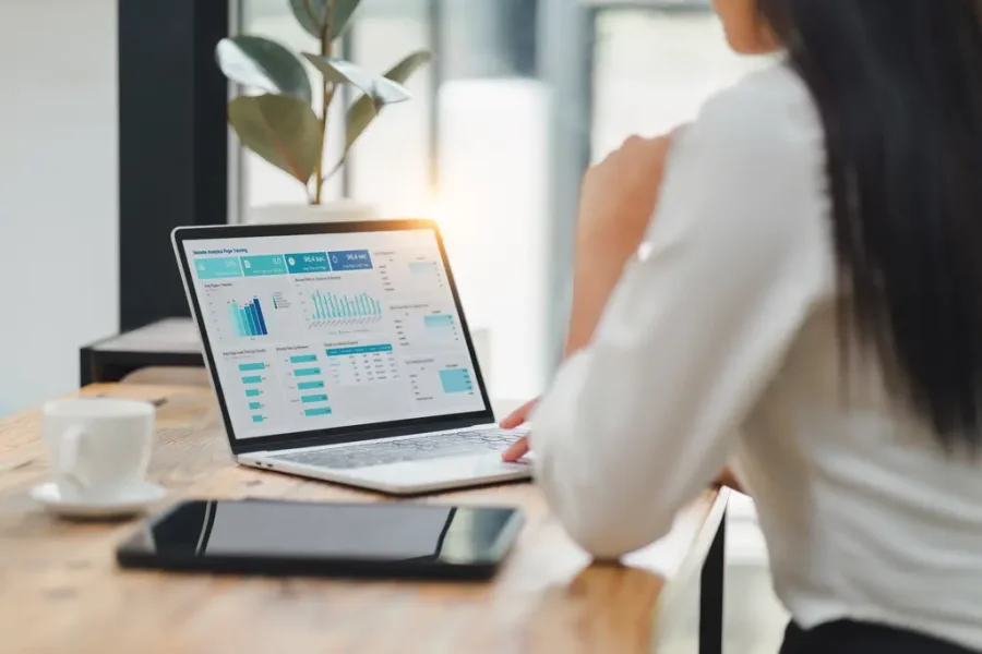Smetti di formare concorrenti gratis: misura e valorizza la tua consulenza
