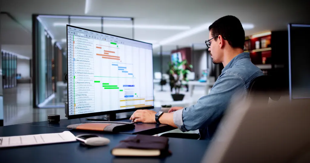 4 passaggi per creare un ciclo operativo quotidiano con strumenti di comunicazione per il team